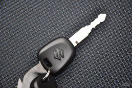 2012款铃木奥拓1.0L手动实用型到店实拍