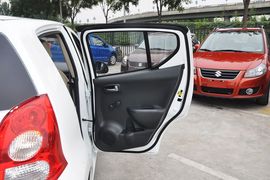 2012款铃木奥拓1.0L手动实用型到店实拍