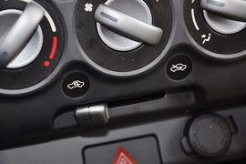 2012款铃木奥拓1.0L手动实用型到店实拍