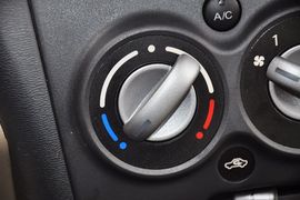 2012款铃木奥拓1.0L手动实用型到店实拍