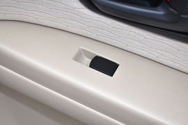 2012款铃木天语尚悦1.6L手动实用型