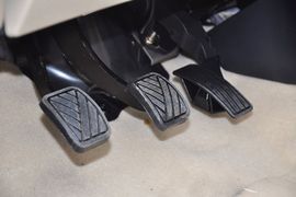 2012款铃木天语尚悦1.6L手动实用型