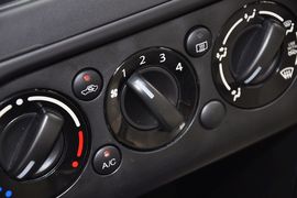 2012款铃木天语尚悦1.6L手动实用型