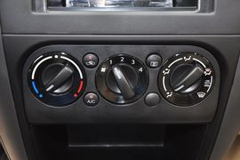 2012款铃木天语尚悦1.6L手动实用型