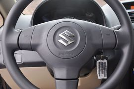 2012款铃木天语尚悦1.6L手动实用型