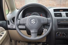 2012款铃木天语尚悦1.6L手动实用型