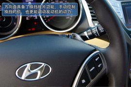 2012款北京现代朗动1.8L顶配试驾实拍