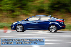 2012款北京现代朗动1.8L顶配试驾实拍