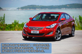 2012款北京现代朗动1.8L顶配试驾实拍