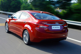 2012款北京现代朗动1.8L顶配试驾实拍