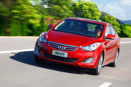 2012款北京现代朗动1.8L顶配试驾实拍