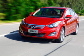 2012款北京现代朗动1.8L顶配试驾实拍