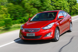 2012款北京现代朗动1.8L顶配试驾实拍