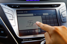 2012款北京现代朗动1.8L顶配试驾实拍