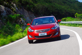 2012款北京现代朗动1.8L顶配试驾实拍