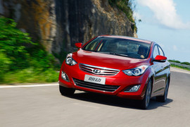 2012款北京现代朗动1.8L顶配试驾实拍