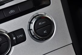2012款大众迈腾1.4TSI