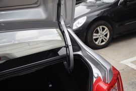 2012款长安悦翔V3