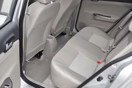 2012款长安悦翔V3