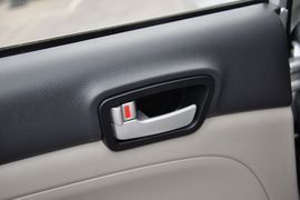 2012款长安悦翔V3
