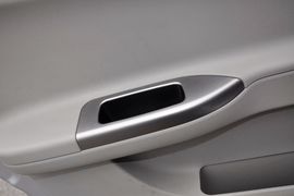 2012款长安悦翔V3