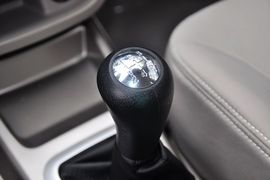 2012款长安悦翔V3