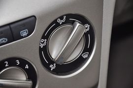2012款长安悦翔V3