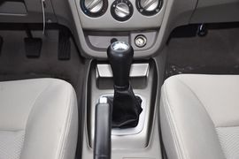 2012款长安悦翔V3