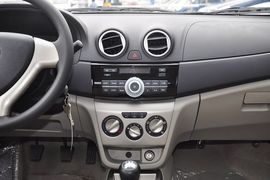 2012款长安悦翔V3