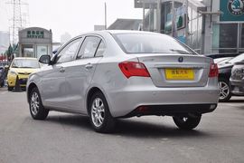2012款长安悦翔V3