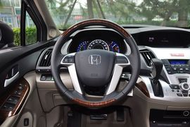 2013款本田奥德赛2.4L舒适版到店实拍