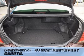 2012款一汽丰田皇冠3.0L顶配型到店实拍