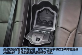 2012款一汽丰田皇冠3.0L顶配型到店实拍