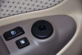 2009款现代途胜2.0GL两驱手动时尚型