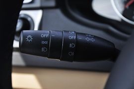 2012款中华V5