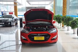 2012款现代劳恩斯酷派2.0T自动豪华版