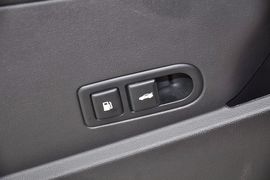 2012款现代劳恩斯酷派2.0T自动豪华版