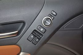 2012款现代劳恩斯酷派2.0T自动豪华版