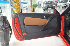 2012款现代劳恩斯酷派2.0T自动豪华版