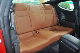 2012款现代劳恩斯酷派2.0T自动豪华版