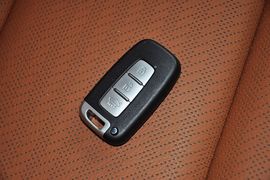 2012款现代劳恩斯酷派2.0T自动豪华版