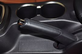 2012款现代劳恩斯酷派2.0T自动豪华版