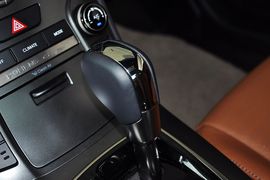 2012款现代劳恩斯酷派2.0T自动豪华版