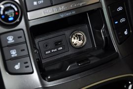 2012款现代劳恩斯酷派2.0T自动豪华版