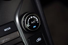 2012款现代劳恩斯酷派2.0T自动豪华版