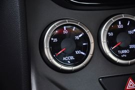 2012款现代劳恩斯酷派2.0T自动豪华版