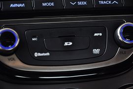 2012款现代劳恩斯酷派2.0T自动豪华版