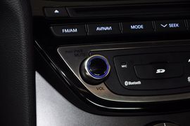 2012款现代劳恩斯酷派2.0T自动豪华版