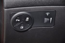 2012款现代劳恩斯酷派2.0T自动豪华版