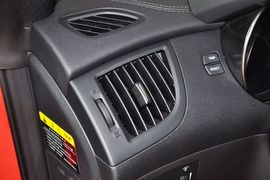 2012款现代劳恩斯酷派2.0T自动豪华版